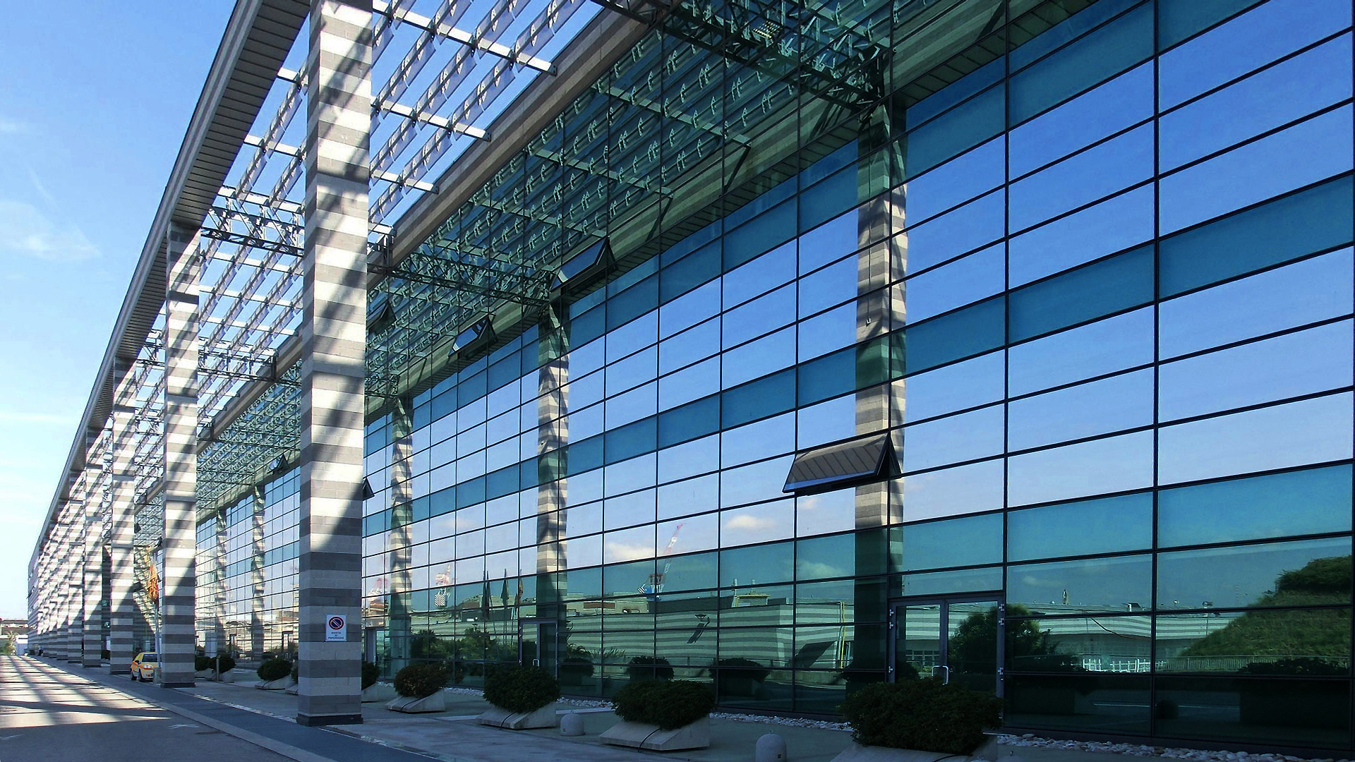 Ufficio al palazzo Lybra del Vega, in Via delle Industrie, 19B